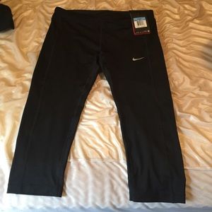 Nike crop leggings