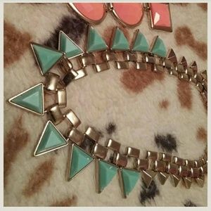 Forever 21 baby blue necklace : )