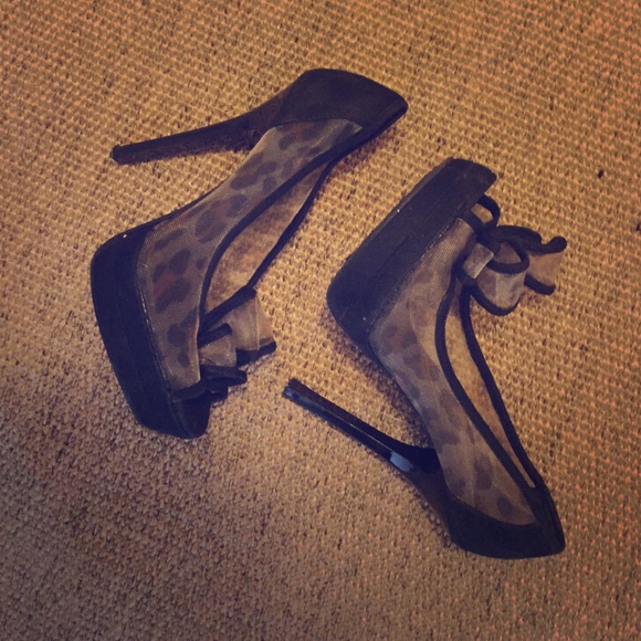 Kardashian Kollection cheetah print shoes