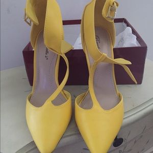 Yellow shoes only worn a couple of times