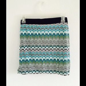 zig zag pattern skirt, reversible to black