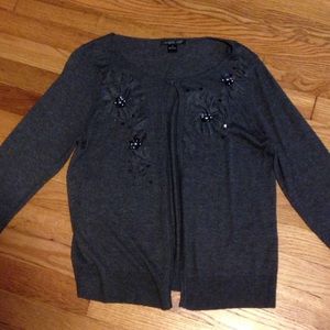 ✨temp price drop!✨ Gorgeous gray cardigan