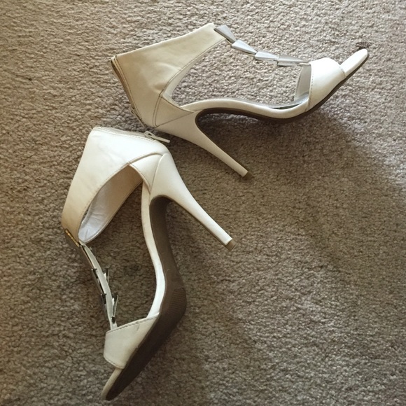 Shoes - Picture 2 of 4