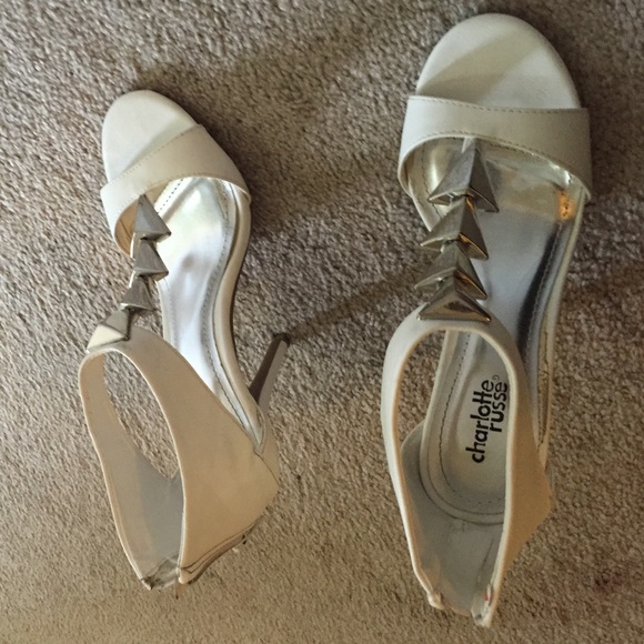 Shoes - Picture 4 of 4