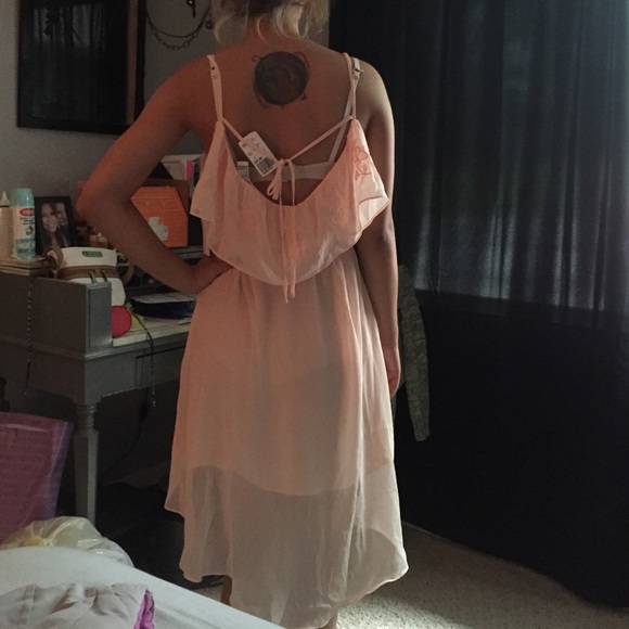 Pale pink dress - Picture 2 of 3