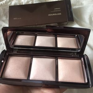 BNIB - Hourglass Ambient Lighting Palette
