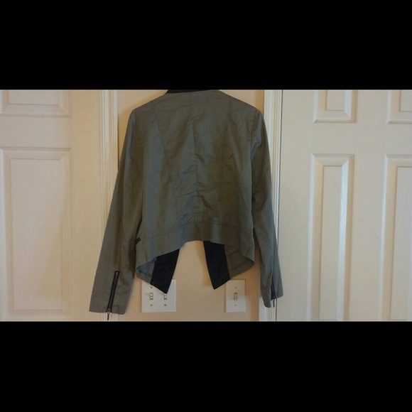 GREAT jacket! - Picture 2 of 2