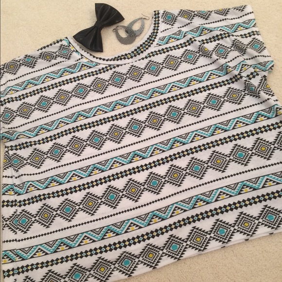 Aztec Print top - Picture 2 of 2