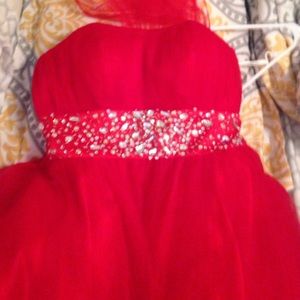 fancy dress (prom/wedding/coronation)