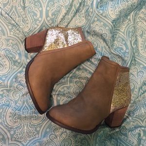 Glitter ankle boots!
