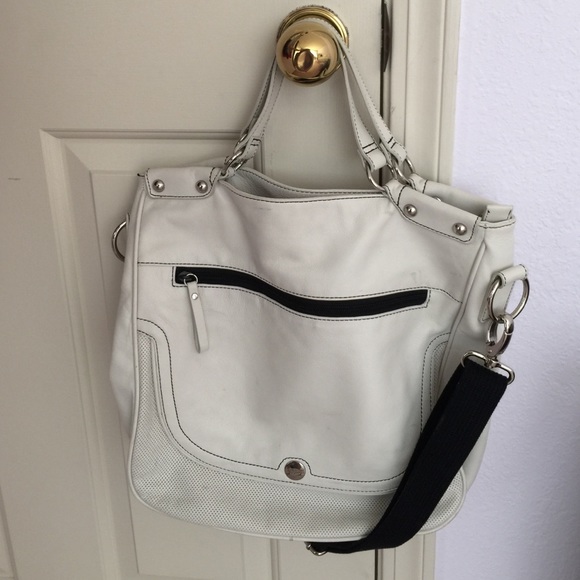 Kenneth Cole Reaction Leather Bag - Picture 2 of 4