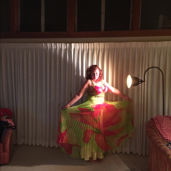 Dress - Picture 2 of 3