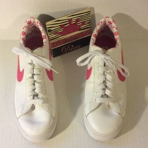 Nike BRS Sneaker Sz 8.5 white leather satin pink