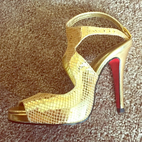 Gold Sergio Zelcer shoes!