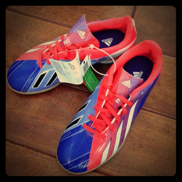 Women's Adidas athletic shoes size 4