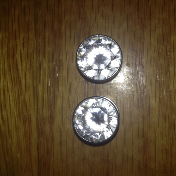 1/2 plugs - Picture 1 of 2
