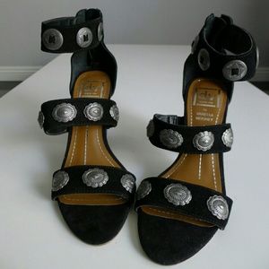 Dolce Vita Vanessa Mooney Sandals