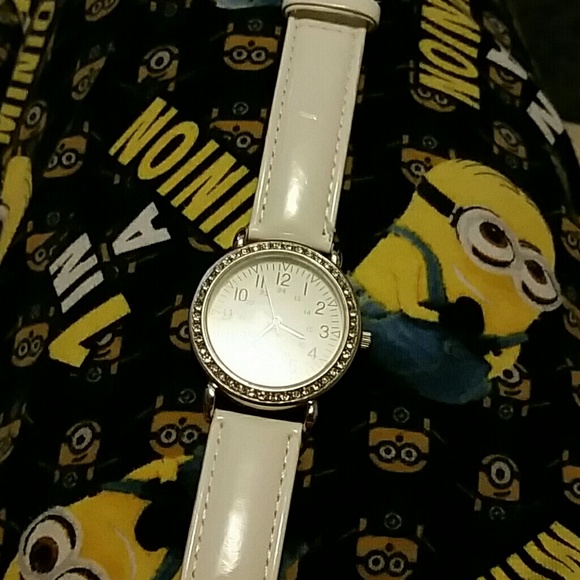 White juniors watch