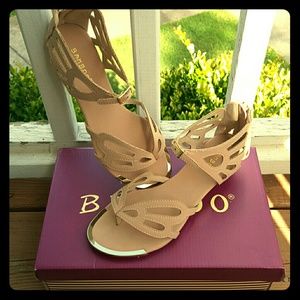 Woman's Low Wedge Sandals