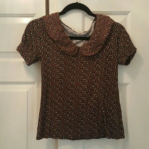 Fitted top with collar