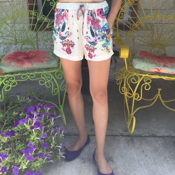 Drawstring floral shorts