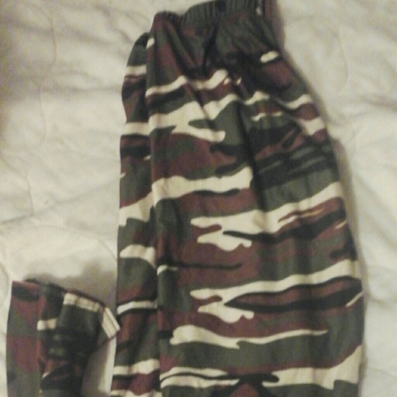 CAMO LEGGINGS - Picture 1 of 1