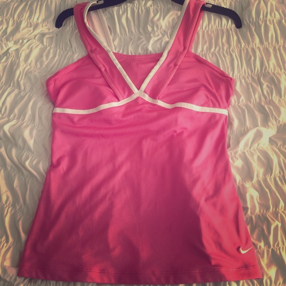 Pink Nike top - Picture 1 of 4