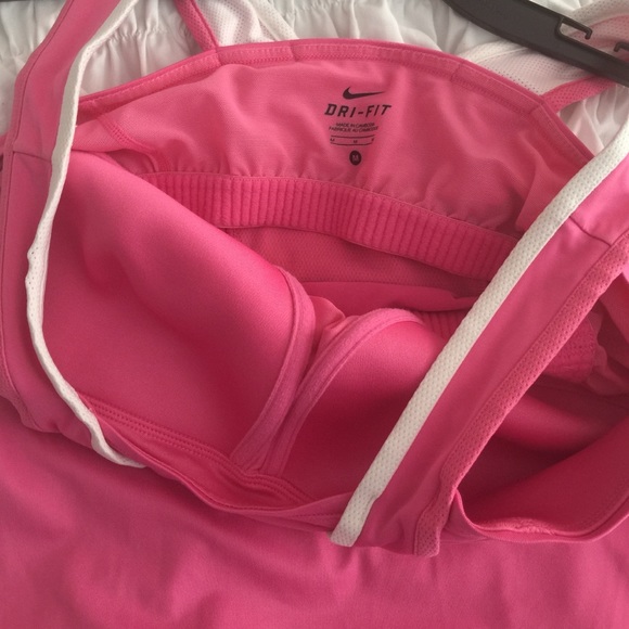 Pink Nike top - Picture 4 of 4