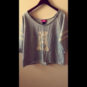 high low varsity sweater. light gray.