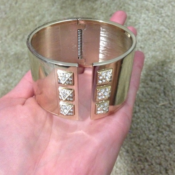 VS Chunky Bracelet - Picture 3 of 3