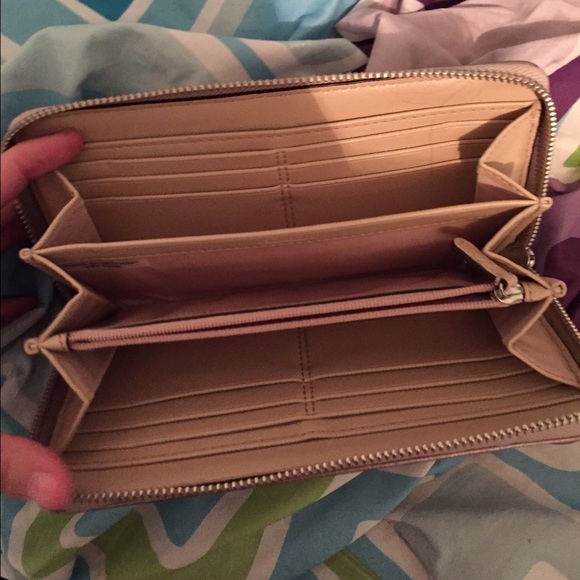 ❌ SOLD ❌ Coach wallet - Picture 2 of 2