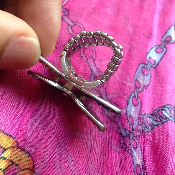 Colorful butterfly ring🎨 - Picture 2 of 2