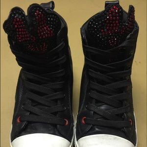 译文
Because I'm not suitable for shoes