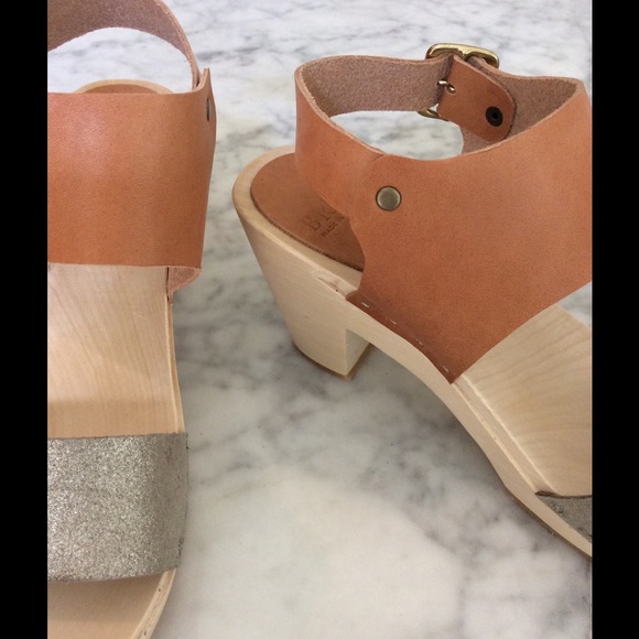 Clogs - Picture 2 of 3