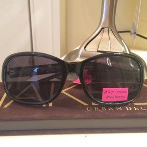 Betsey Johnson Sunnies