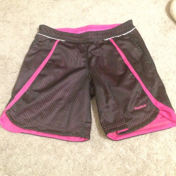 athletic shorts WITH POCKETS