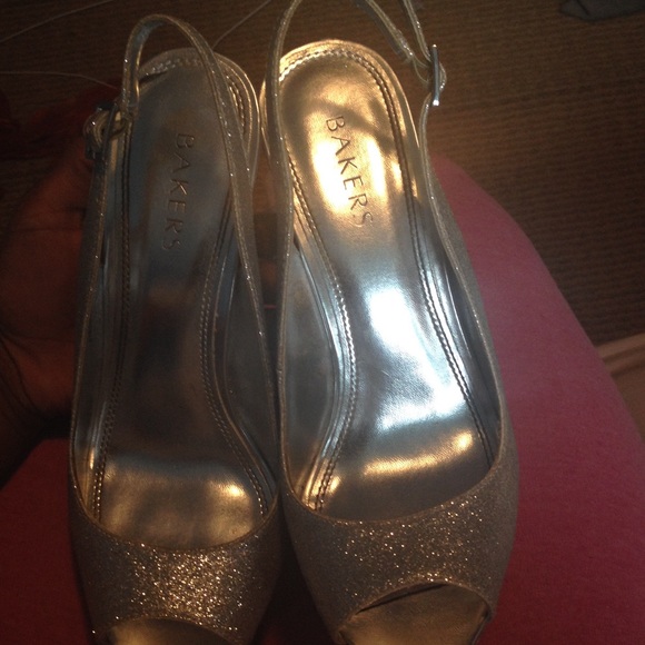 Heels - Picture 2 of 3