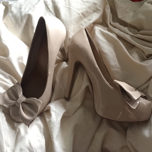 Elle Nude Pumps