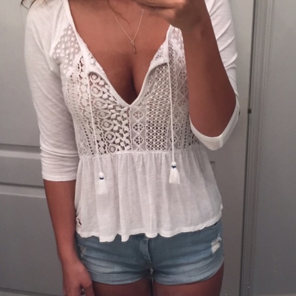 🚫SOLD🚫 Hollister lace top.