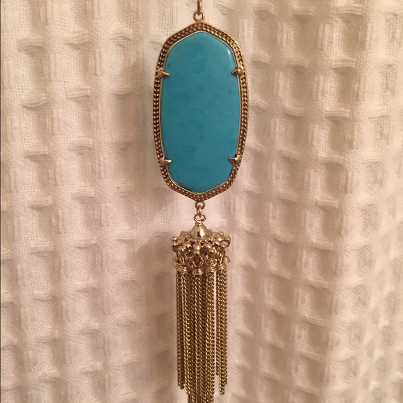 Kendra Scott necklace