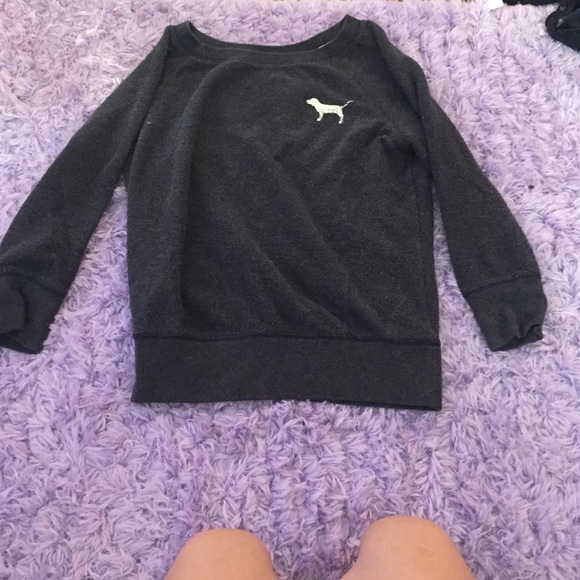Grey sweatshirt