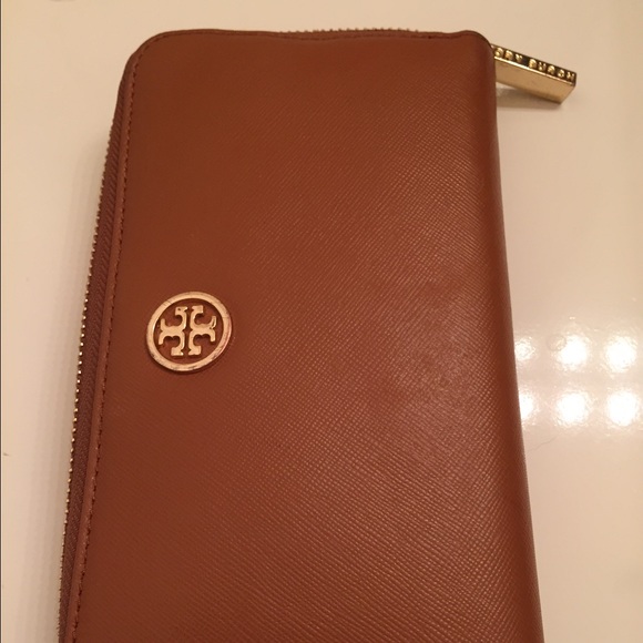 Tory burch wallet