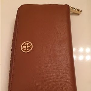 Tory burch wallet