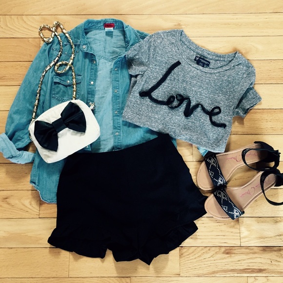 SOLD-American Eagle 'Love' Tee