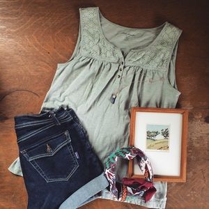 Blue-grey sleeveless henley tee