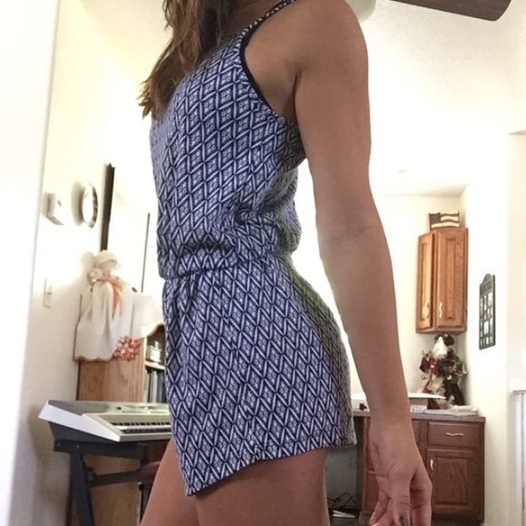 🚫SOLD!🚫 Diamond Patterned Romper - Picture 2 of 2