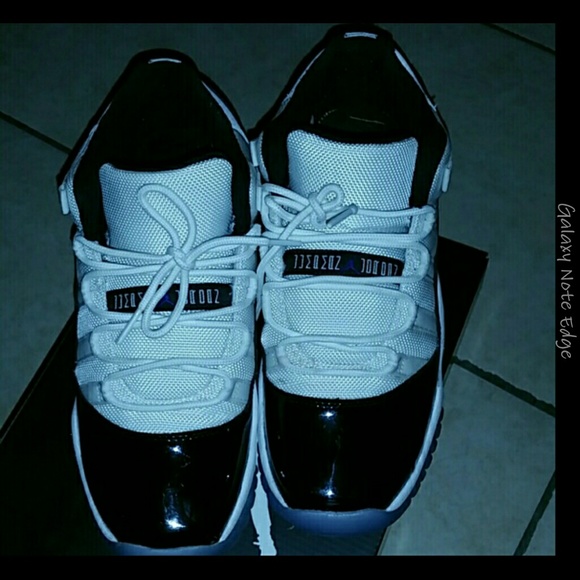Jordan 11 low concord