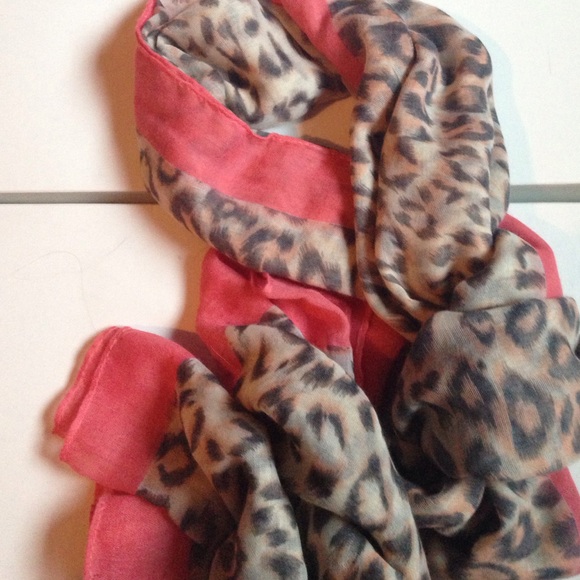 Charlotte Russe pink and cheetah print scarf