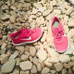 Nike free run shoes