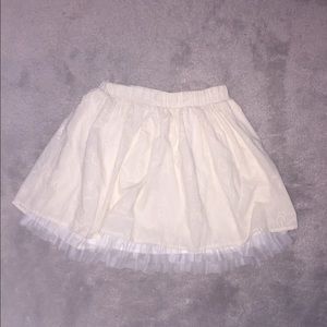 Feminine off white skirt
